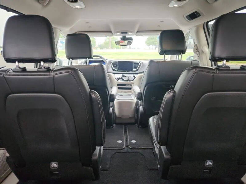 2023 Chrysler Pacifica Touring L