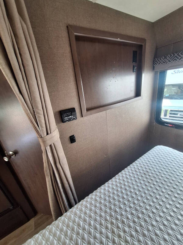 2018 Thor Motor Coach Four Winds 24F