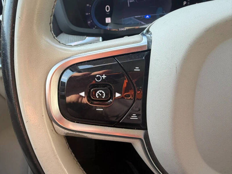 2023 Volvo S60 B5 Plus Dark Theme