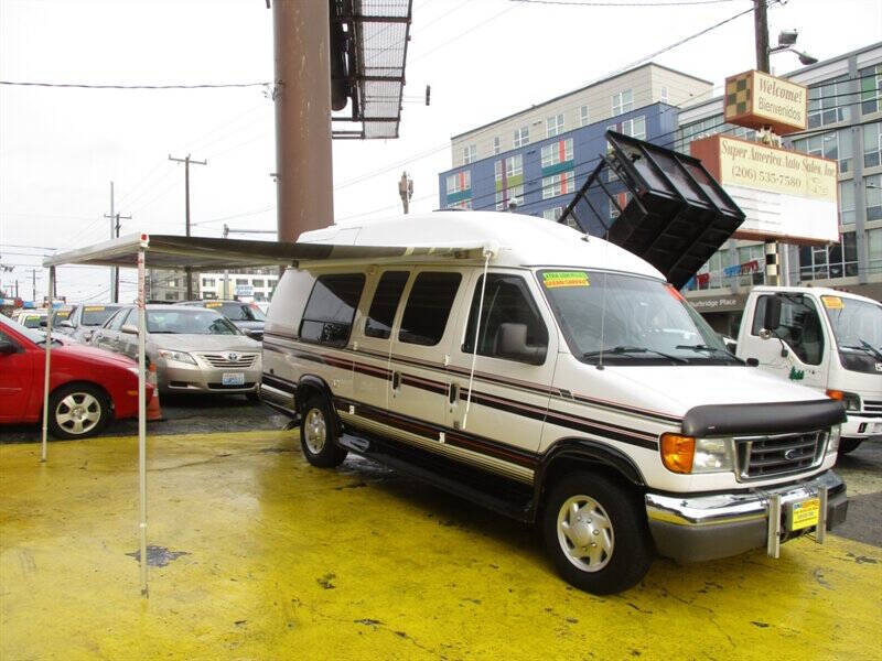 2004 Ford E-Series E-250 SD