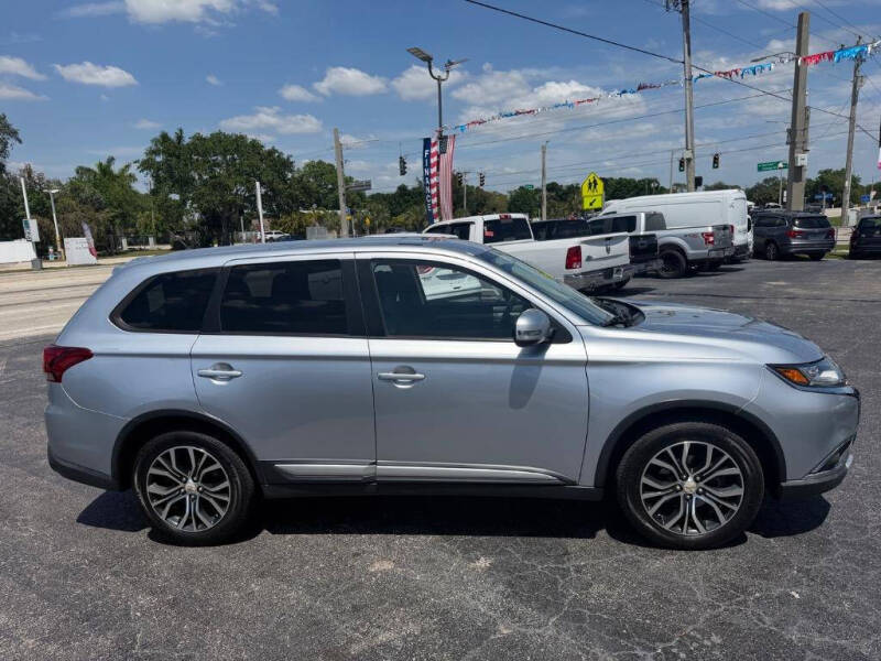 2016 Mitsubishi Outlander SE