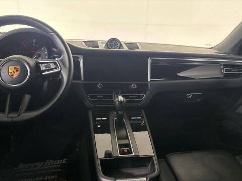 2022 Porsche Macan