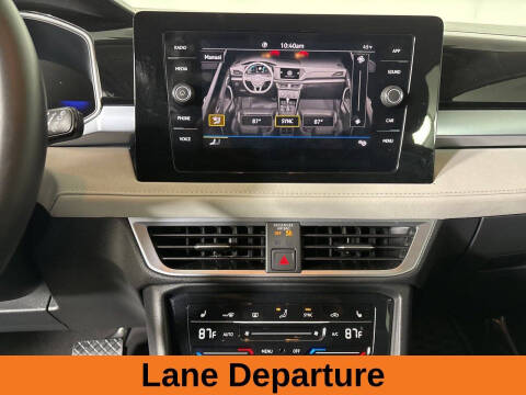 2025 Volkswagen Taos SE