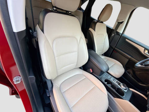 2022 Ford Escape SEL