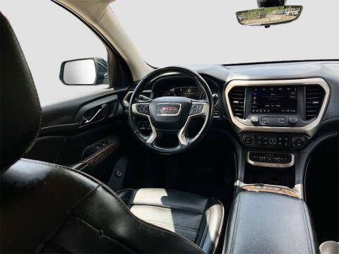 2022 GMC Acadia Denali