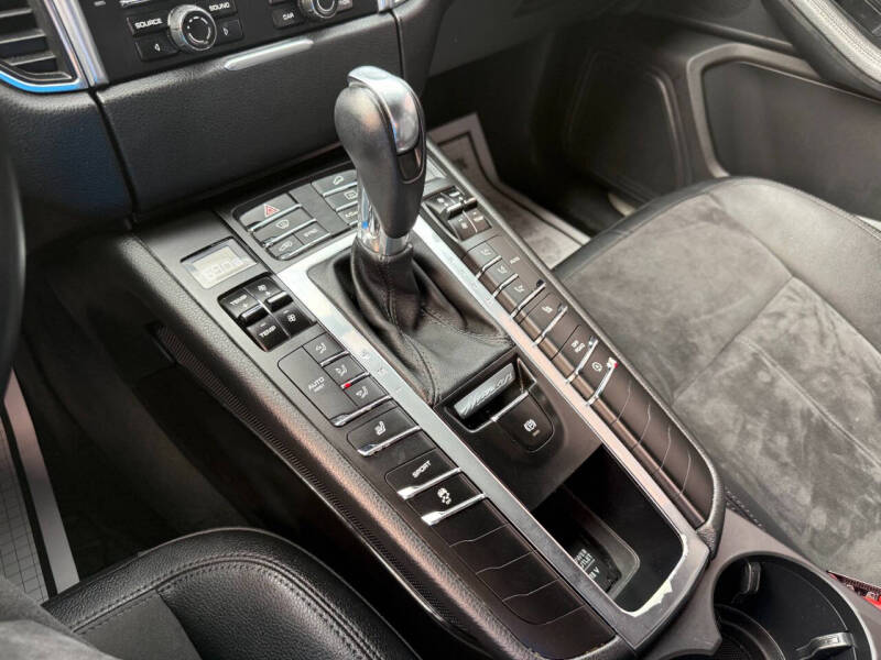 2015 Porsche Macan S