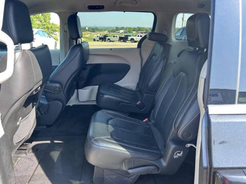 2022 Chrysler Pacifica Touring L