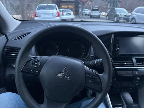 2024 Mitsubishi Eclipse Cross ES