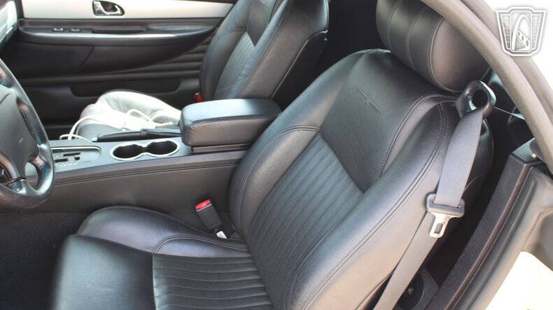 2005 Ford Thunderbird