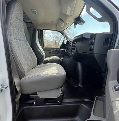 2024 Chevrolet Express 3500