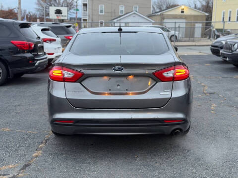 2013 Ford Fusion SE