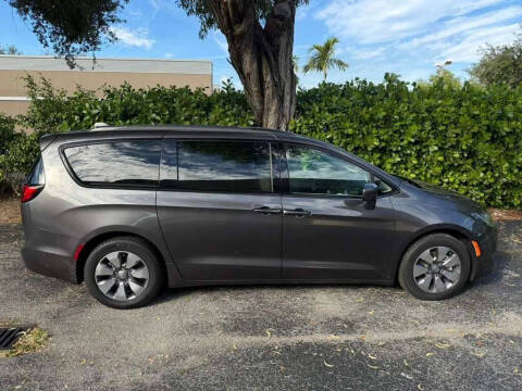 2018 Chrysler Pacifica Hybrid Limited