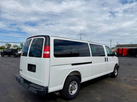2025 Chevrolet Express LT 3500