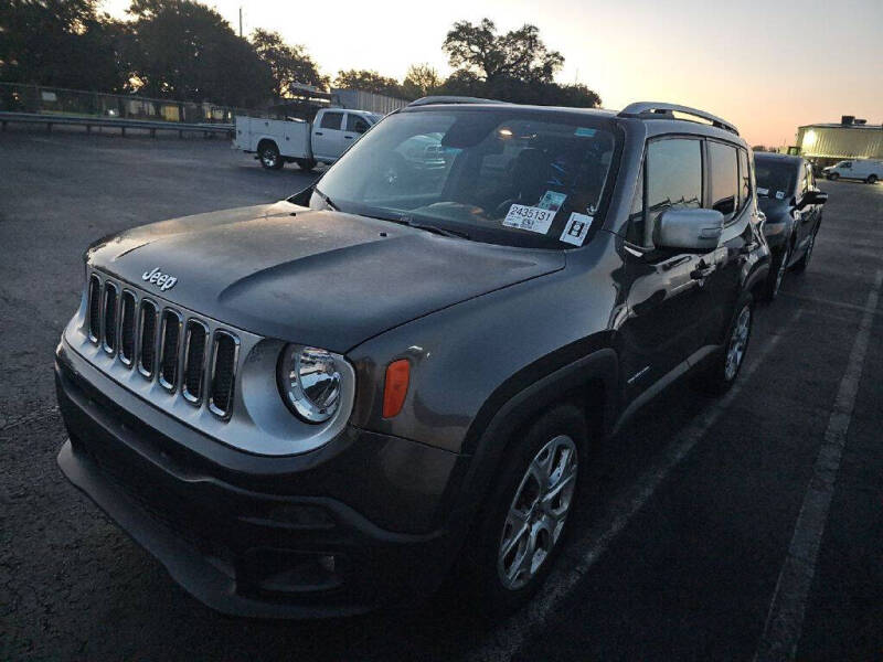 2016 Jeep Renegade Limited's photo