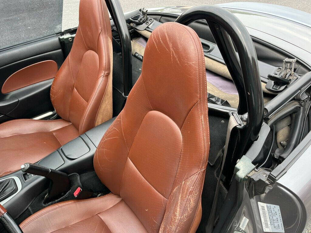 2002 Mazda MX-5 Miata 25