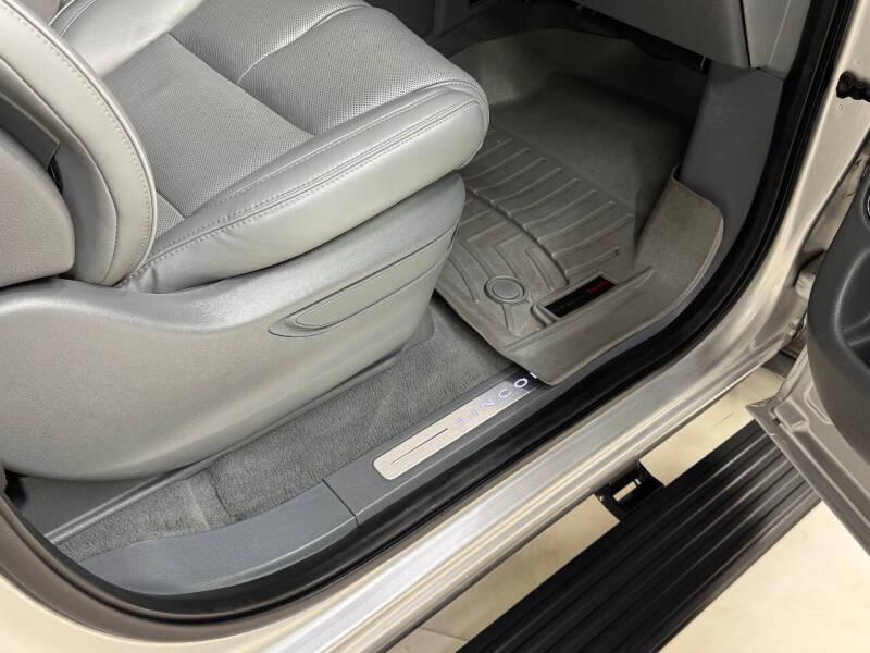 2019 Lincoln Navigator Select