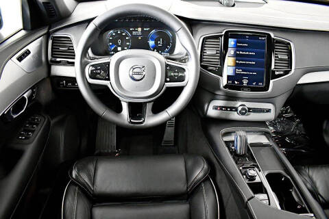 2022 Volvo XC90 Recharge T8 R-Design