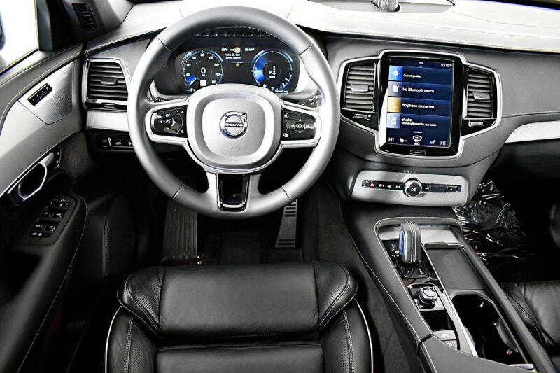 2022 Volvo XC90 Recharge T8 R-Design