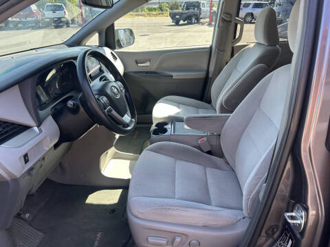 2015 Toyota Sienna
