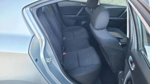 2013 Mazda MAZDA3 i SV