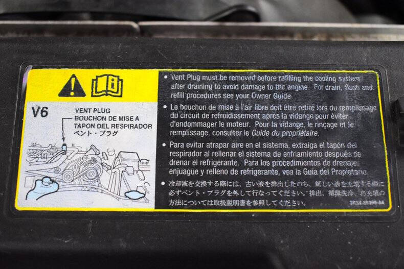 2004 Ford Mustang Deluxe