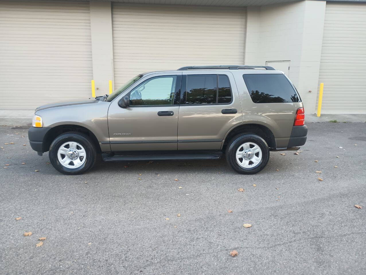 Brown 2004 Ford Explorer XLS XLS 4dr SUV 1