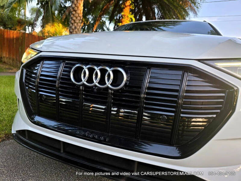 2021 Audi e-tron quattro Premium