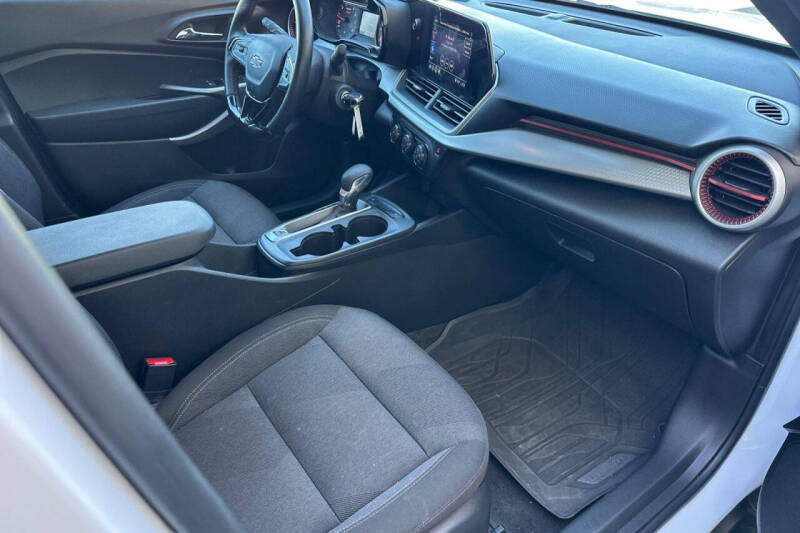 2024 Chevrolet Trax RS