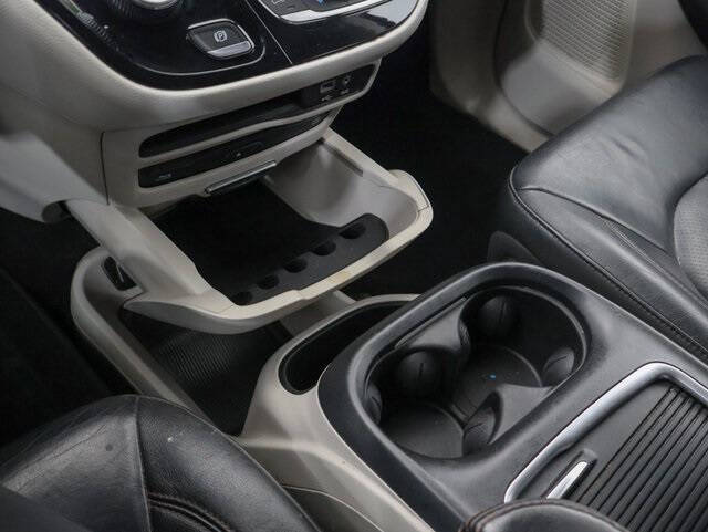 2017 Chrysler Pacifica Touring-L Plus