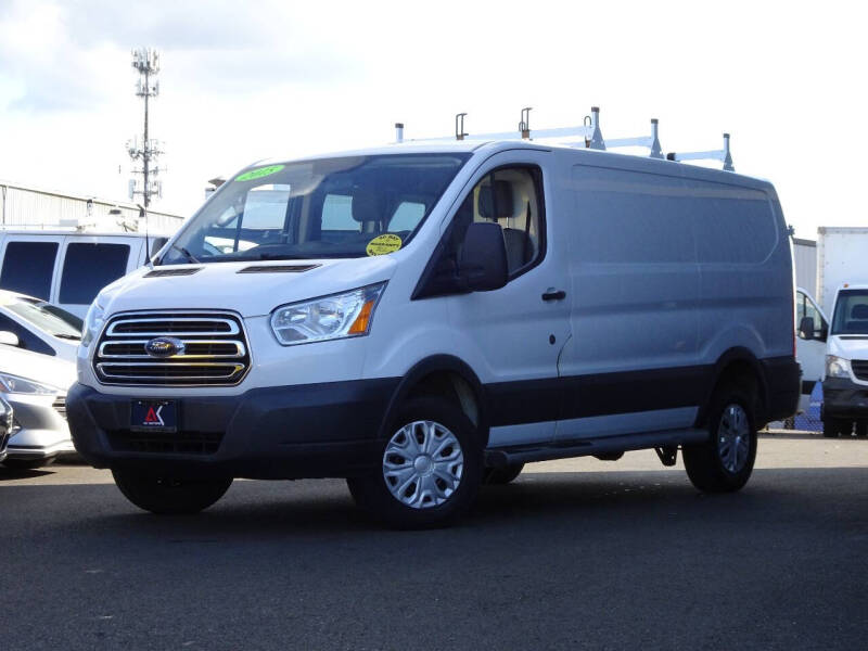 2015 Ford Transit Base photo 4