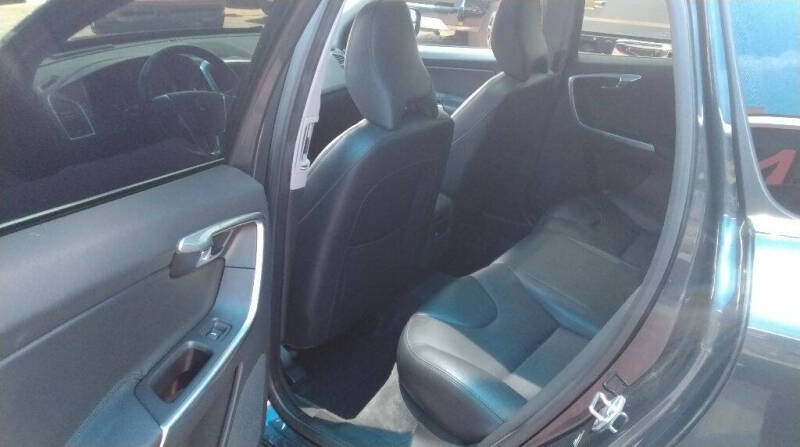 2016 Volvo XC60 T5 Drive-E Platinum