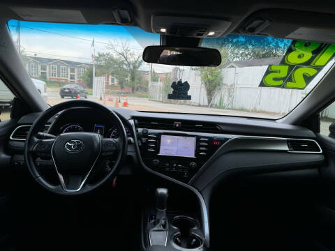 2018 Toyota Camry SE