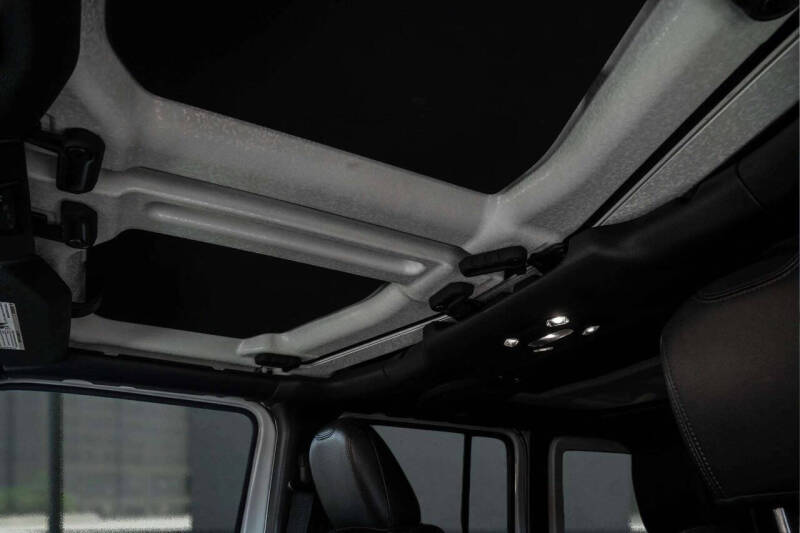 2020 Jeep Wrangler Unlimited Sahara Altitude