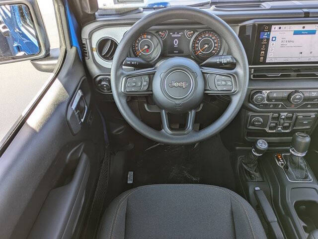 2026 Jeep Gladiator Sport