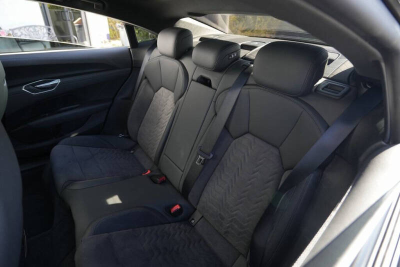 2022 Audi e-tron GT quattro Premium Plus