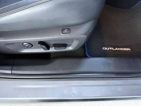 2023 Mitsubishi Outlander PHEV SEL