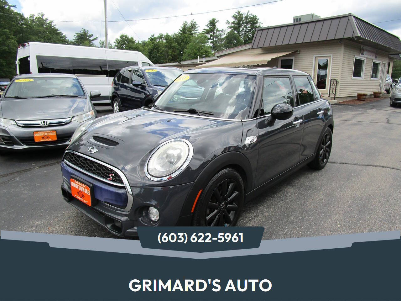 Gray (Thunder Grey Metallic) 2018 MINI Cooper Hatchback Front-Wheel Drive 6-Speed Manual