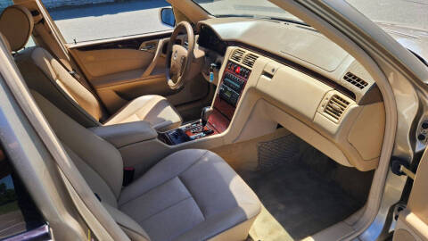 2001 Mercedes-Benz E-Class E 320