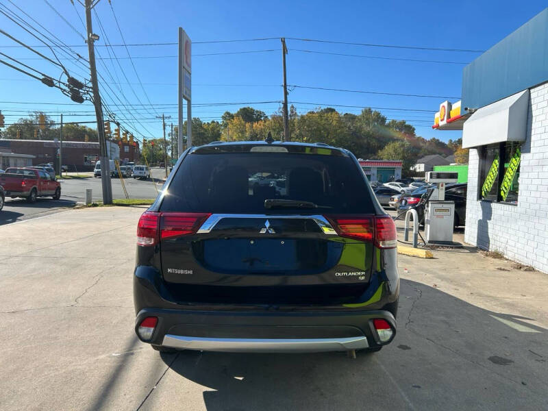 2017 Mitsubishi Outlander SE photo 5