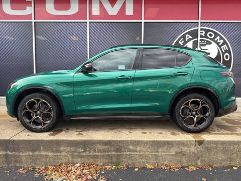 2025 Alfa Romeo Stelvio Intensa