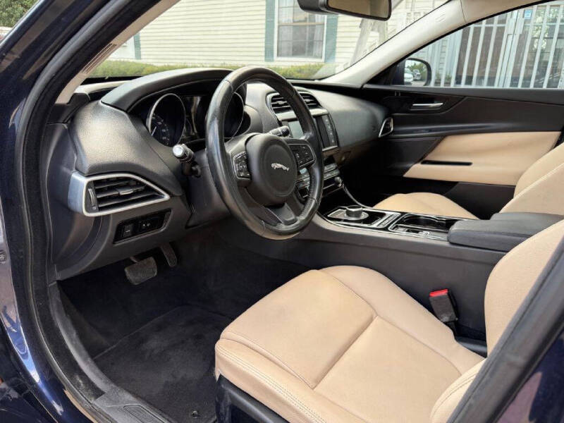 2017 Jaguar XE 25t