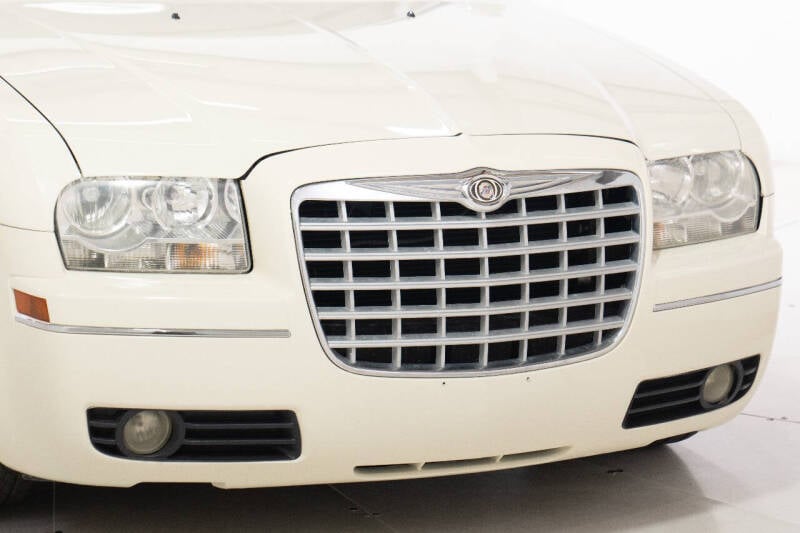 2008 Chrysler 300 Limited photo 10