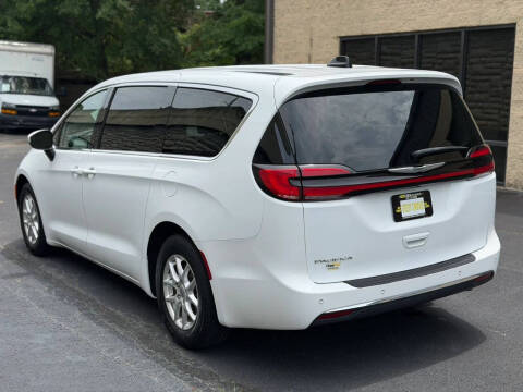2023 Chrysler Pacifica Touring L