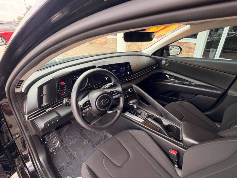 2022 Hyundai Elantra SEL