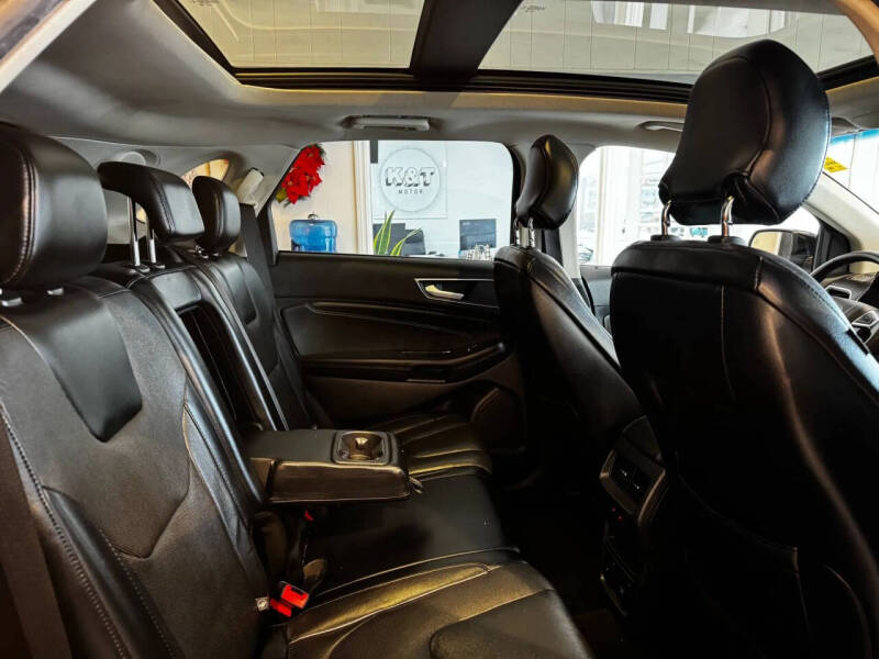 2019 Ford Edge Titanium