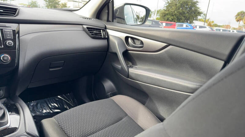 2022 Nissan Rogue Sport S