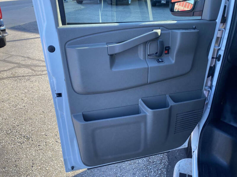 2025 GMC Savana 2500