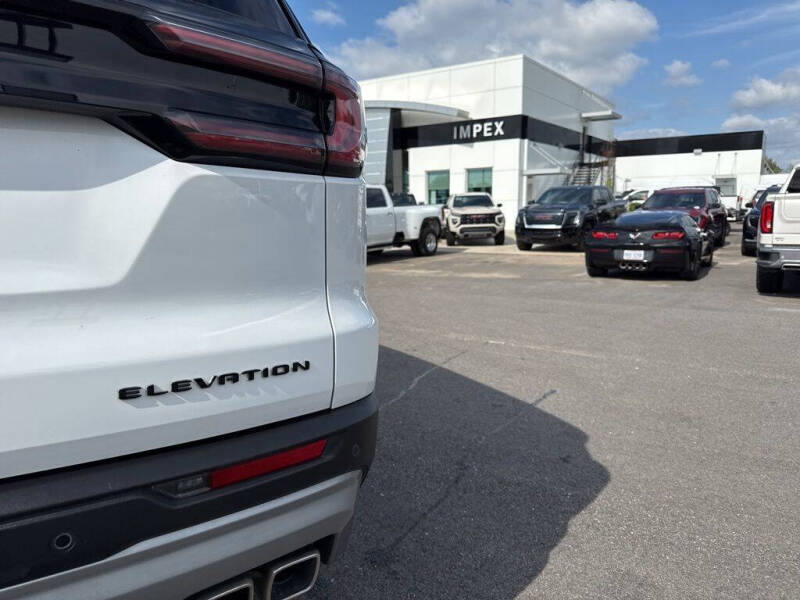 2025 GMC Acadia Elevation