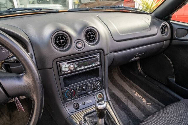 2000 Mazda MX-5 Miata 23