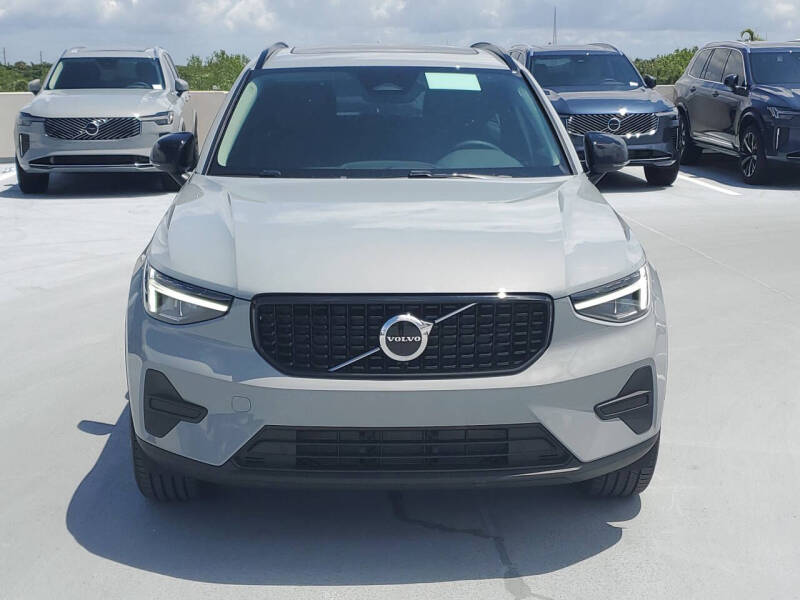 2026 Volvo XC40 B4 Core